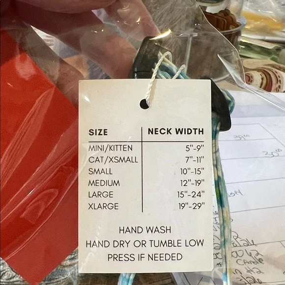 Extra small cat or dog collar. Blue daisy design. Adjustable. - Picture 2 of 5